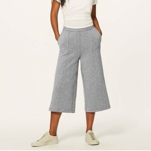 Lululemon Athletica New Form Cropped Pants